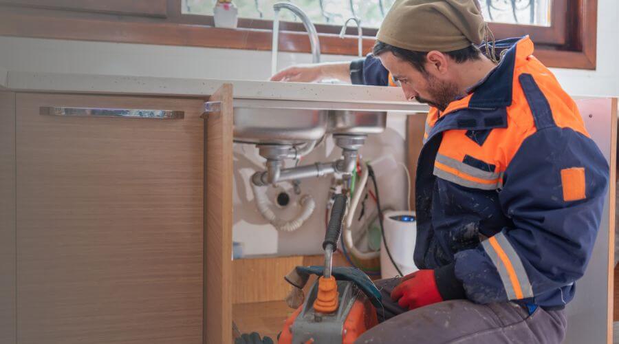 Expert burst pipe repair services in Murdock, KS
